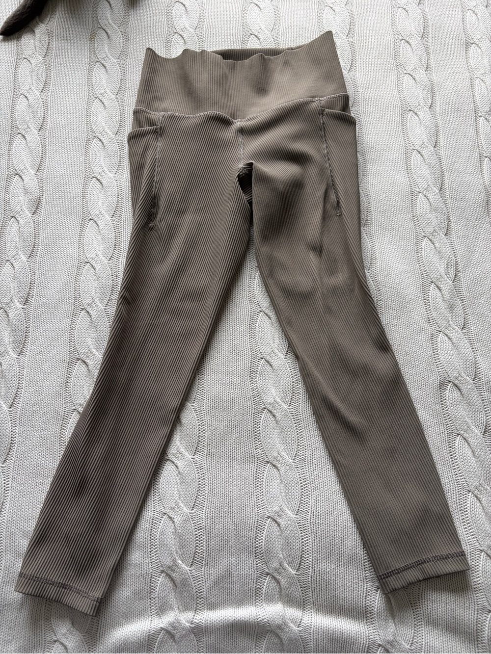 Athleta Salutation Stash Pocket II Rib 7/8 Bluff Gray Small